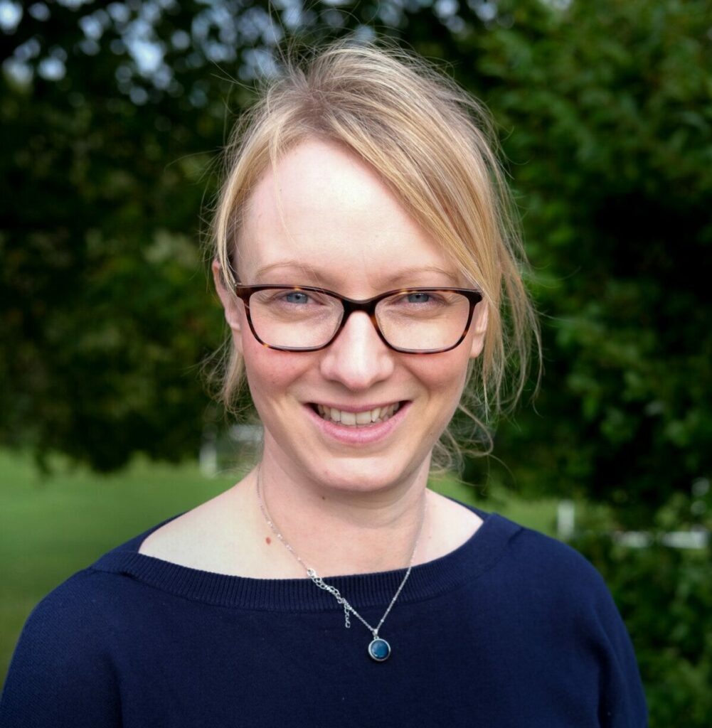 Mrs Christina Bennett